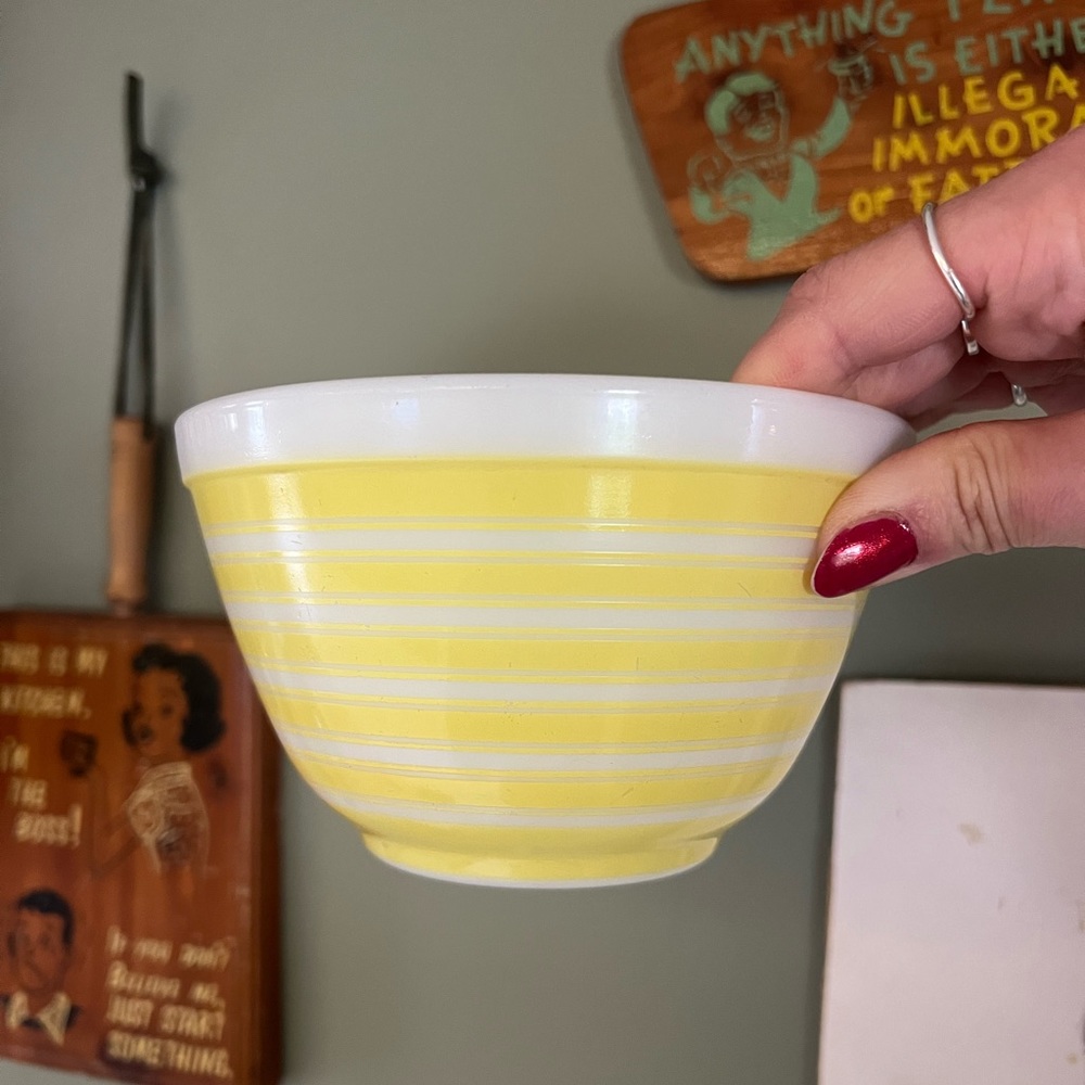 🍋 Vtg Yellow Stripe Pyrex 🍋 - Picture 6 of 11